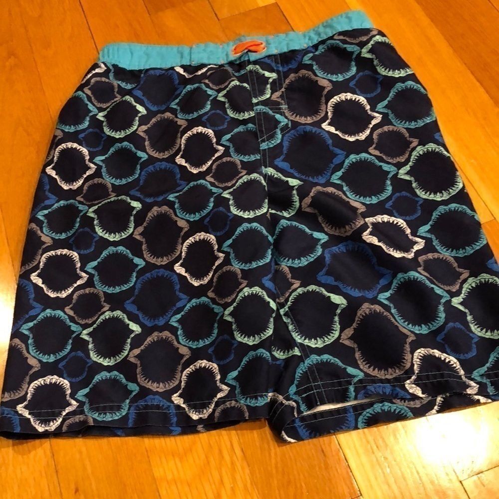 CAT & Jack boys swim trunks size L(12/14).